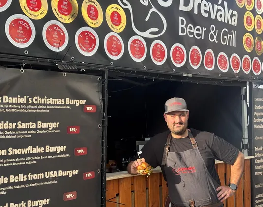 U Dřeváka Beer & Grill hledali cestu k ikonické housce několik let