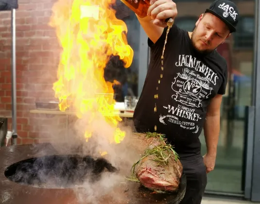 Bistro Patyzón: znáš kouzlo legendárního Jack Daniel’s BBQ Burger?