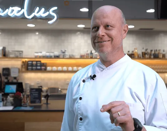 Vlog: Jaký byl první burger Romana Pauluse?